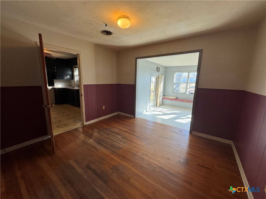 609 South 11th Street Copperas Cove, TX 76522 - Photo 15 of 38