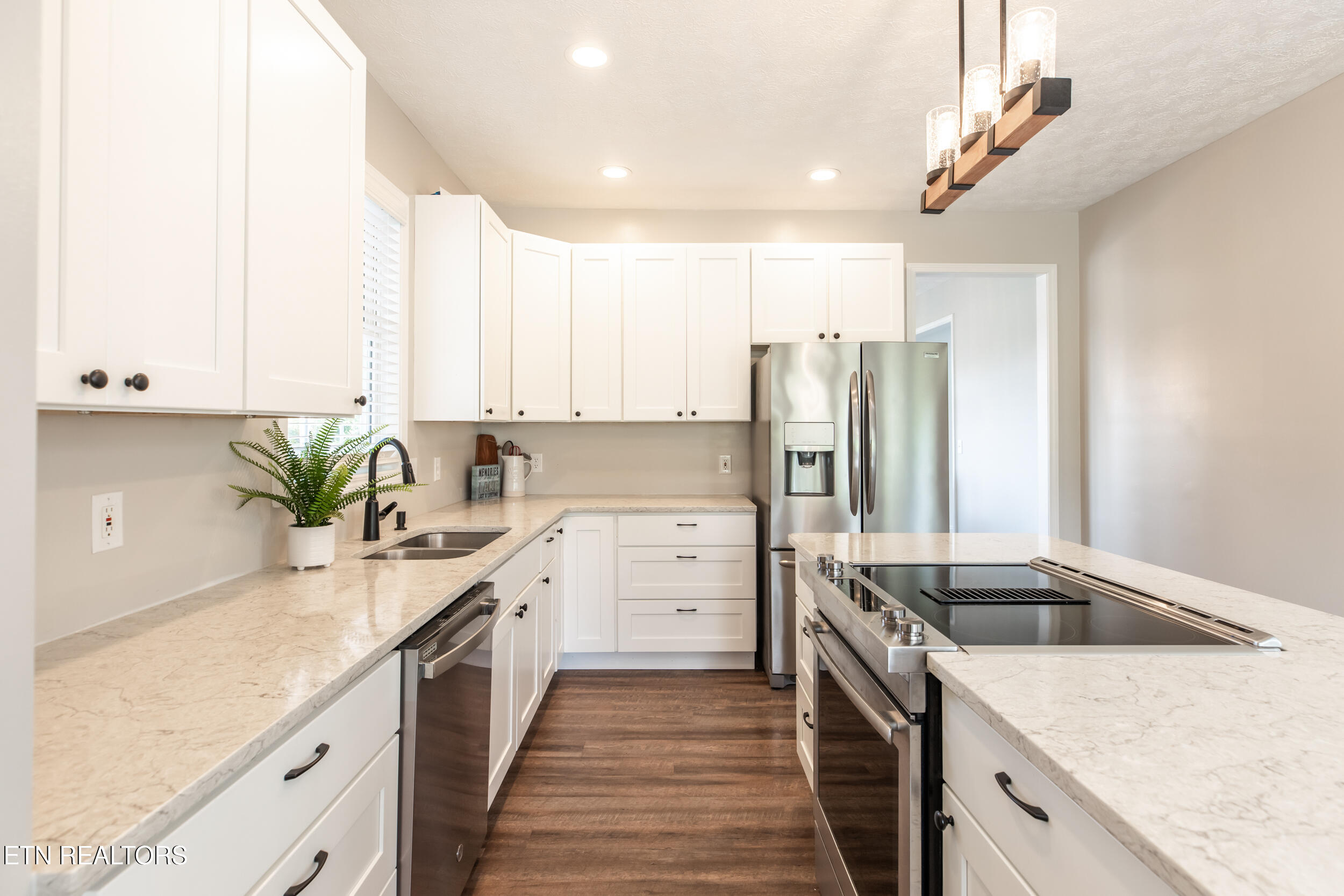 277 Deerfield Way La Follette, TN 37766 - Photo 18 of 60 Kitchen