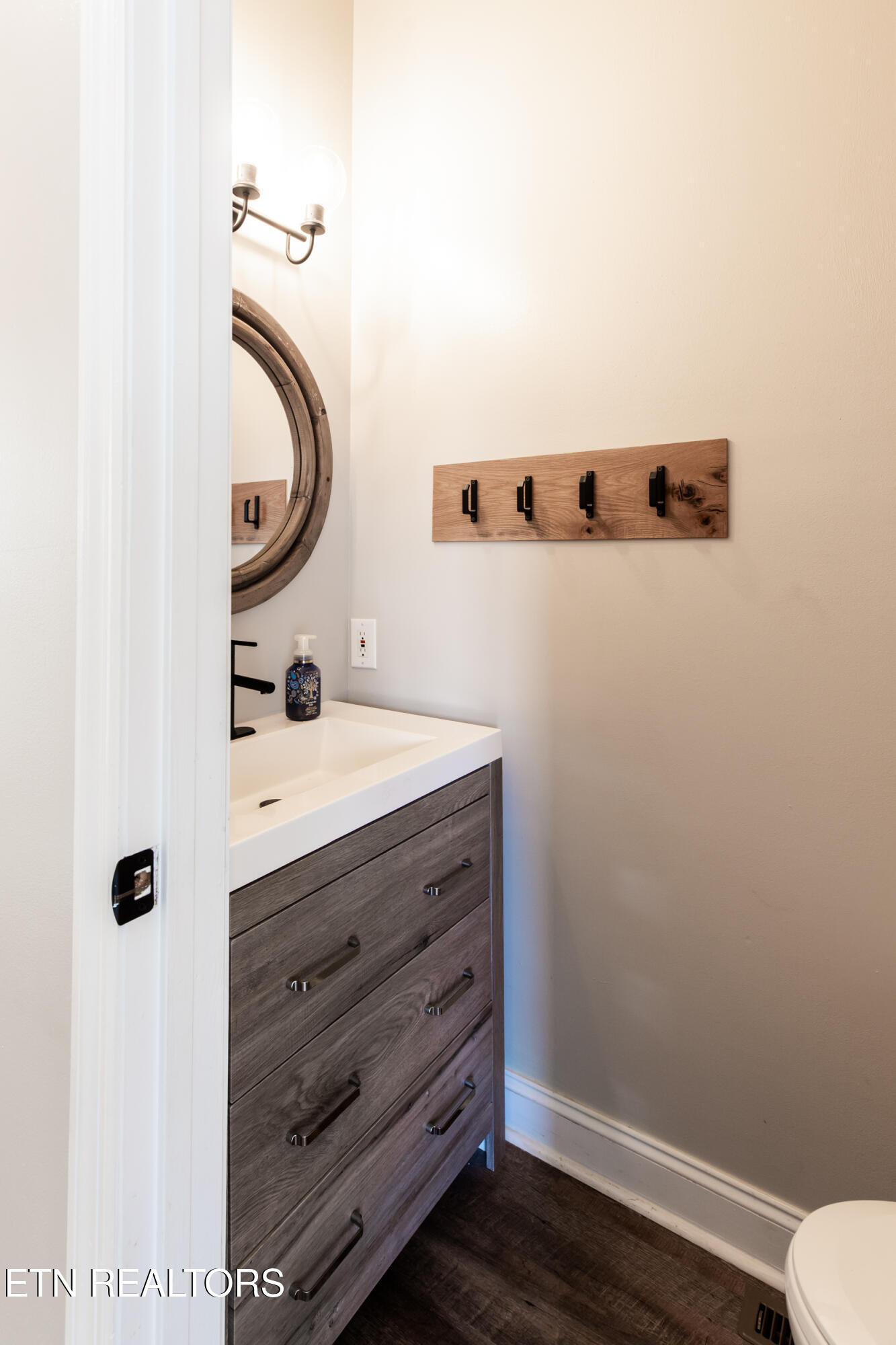 277 Deerfield Way La Follette, TN 37766 - Photo 25 of 60 Half Bath off Mudroom