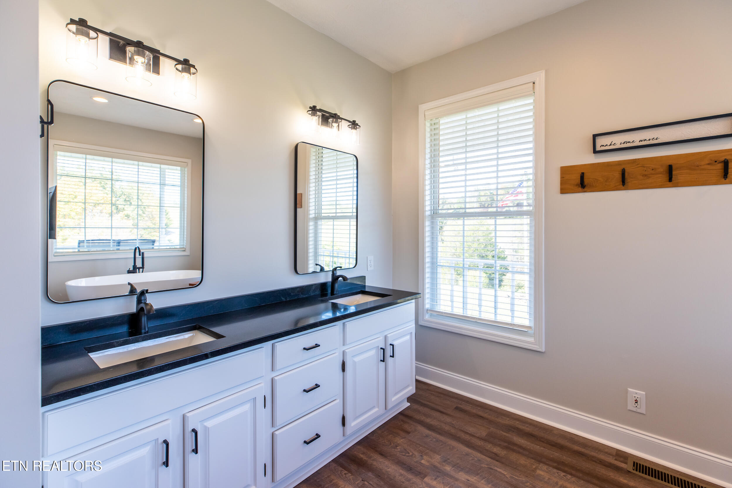 277 Deerfield Way La Follette, TN 37766 - Photo 33 of 60 Master bath double bowl