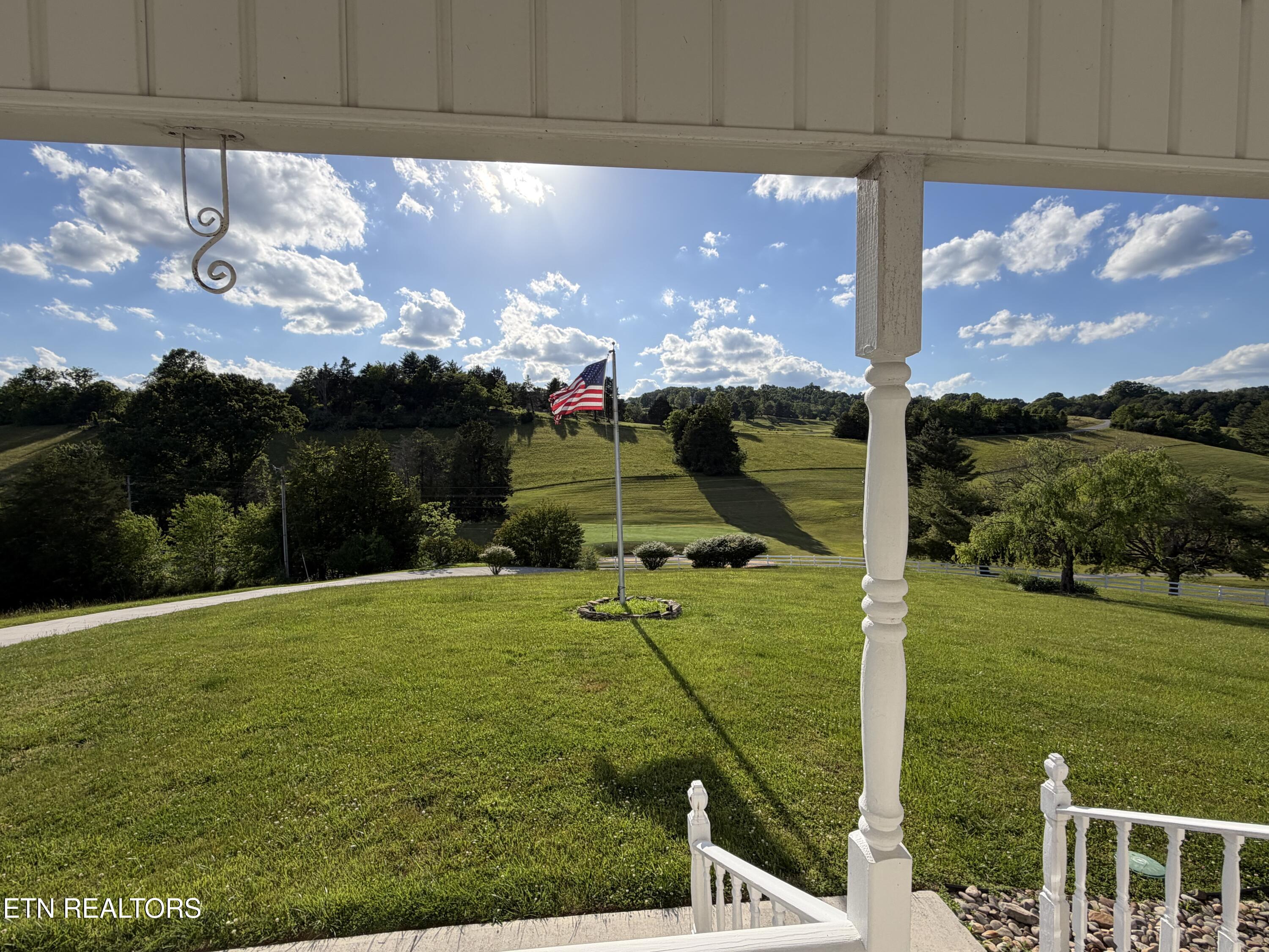 277 Deerfield Way La Follette, TN 37766 - Photo 4 of 59 Golf course view