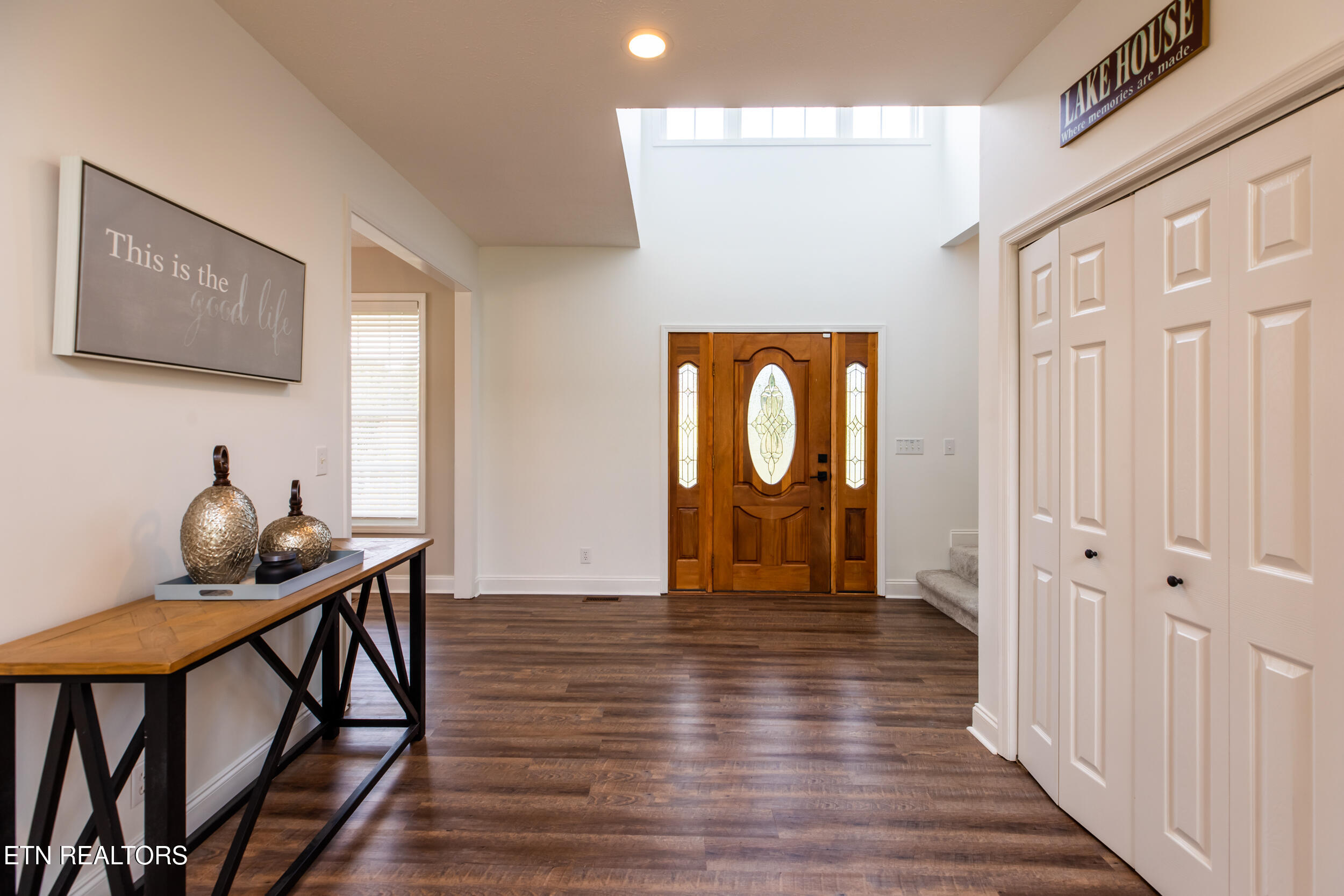 277 Deerfield Way La Follette, TN 37766 - Photo 8 of 59 Inviting Foyer