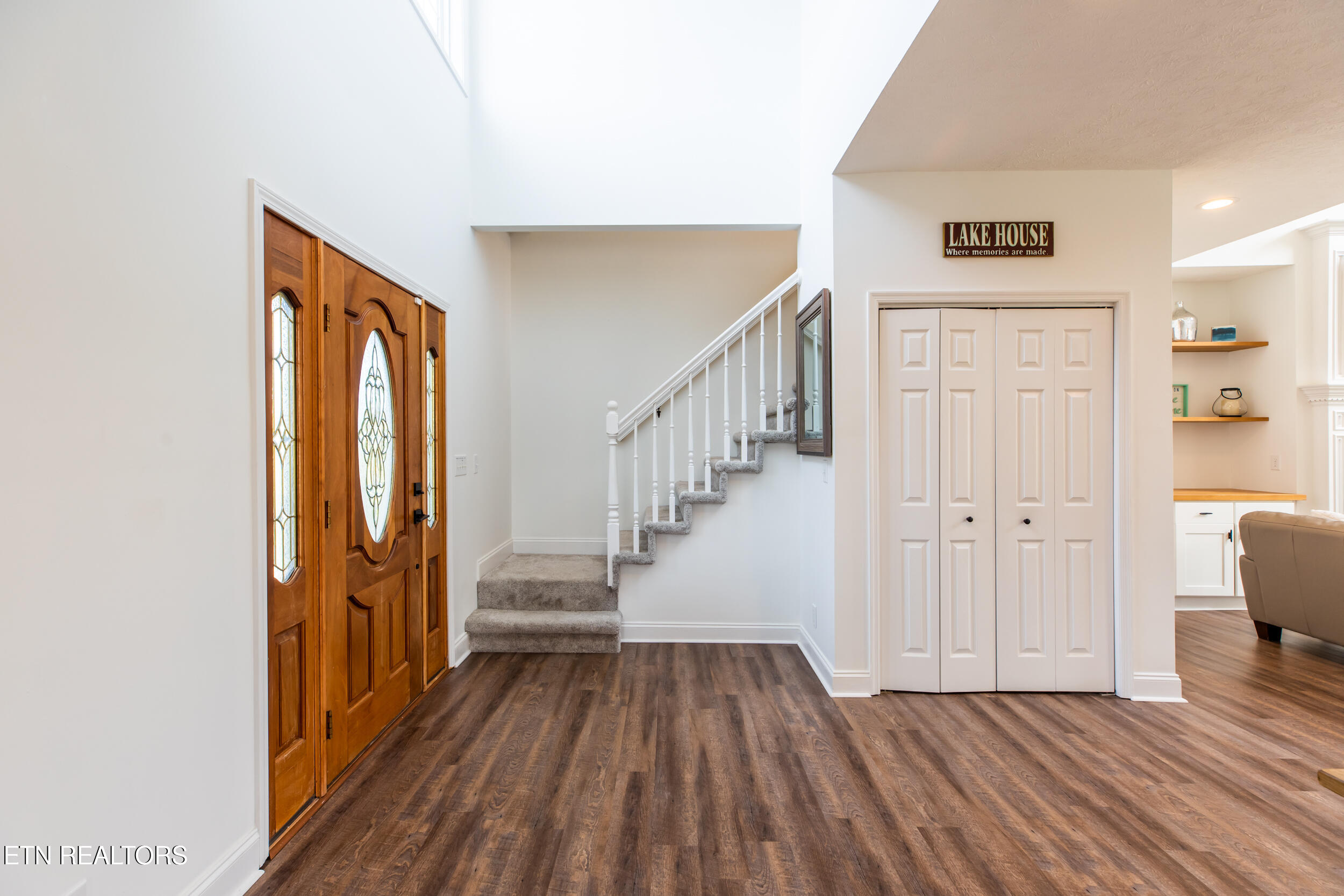277 Deerfield Way La Follette, TN 37766 - Photo 9 of 59 Foyer to upstairs
