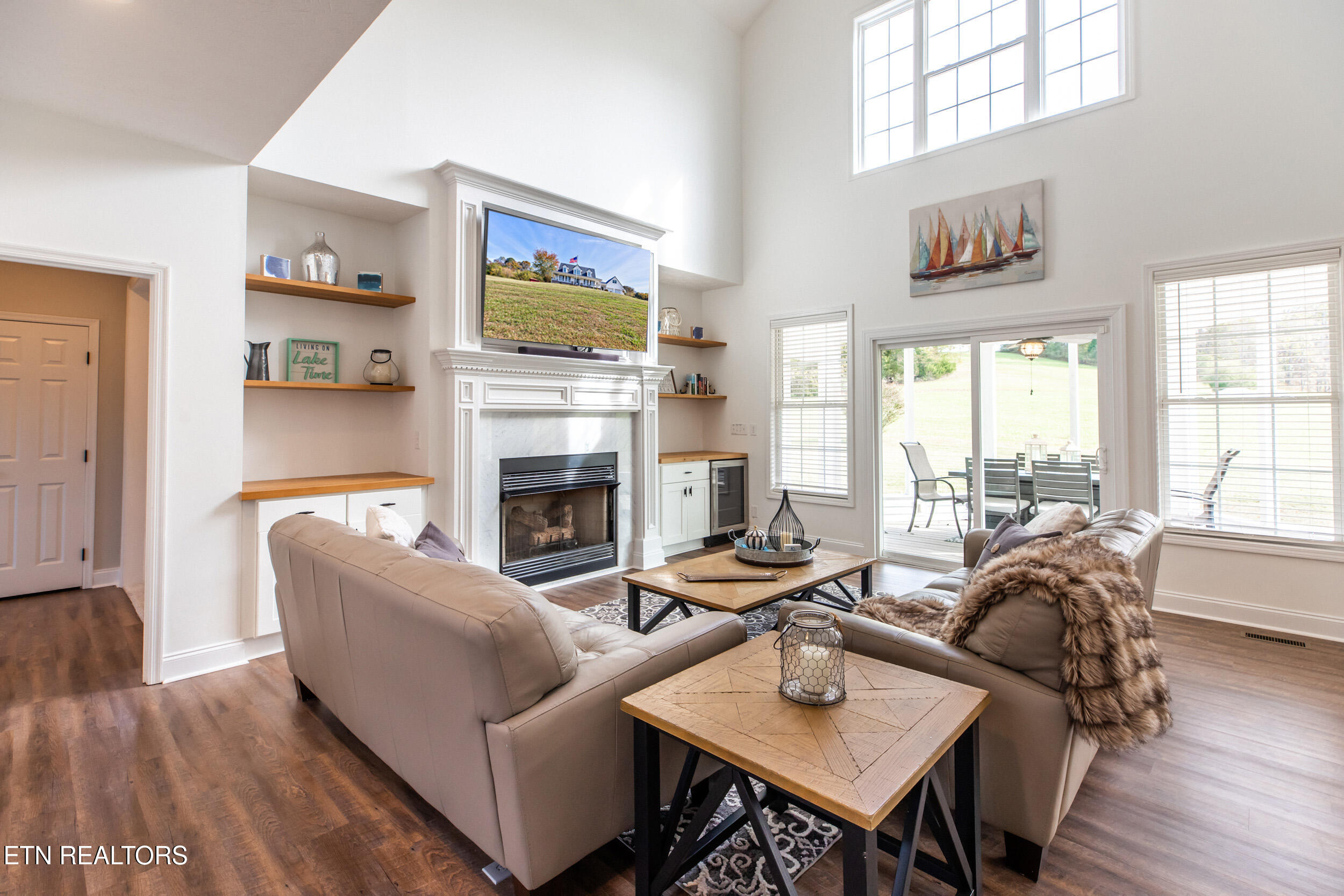 277 Deerfield Way La Follette, TN 37766 - Photo 10 of 60 Living Room 2 Story