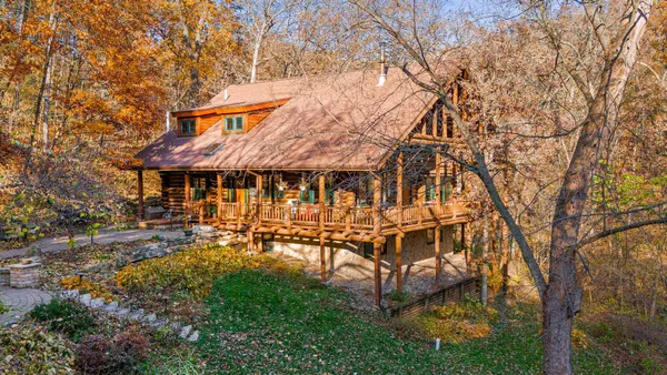 $1,200,000 | 8706 Highway 44, Hokah, MN 55941