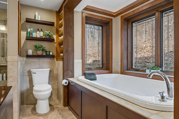 $1,200,000 | 8706 Highway 44, Hokah, MN 55941