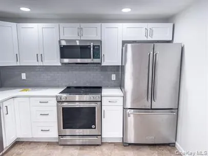 $2,695 | 453 Vineyard Avenue, Unit 2, Highland, NY 12528