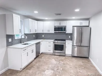 $2,695 | 453 Vineyard Avenue, Unit 2, Highland, NY 12528