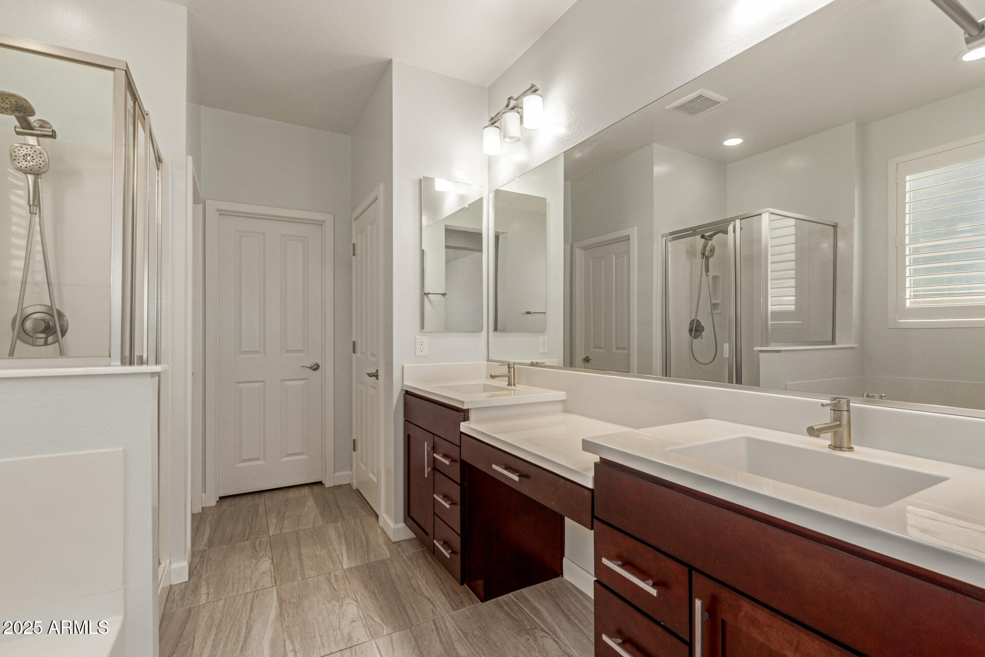 14433 West Wethersfield Road Surprise, AZ 85379 - Photo 11 of 56 18 - Wethersfield