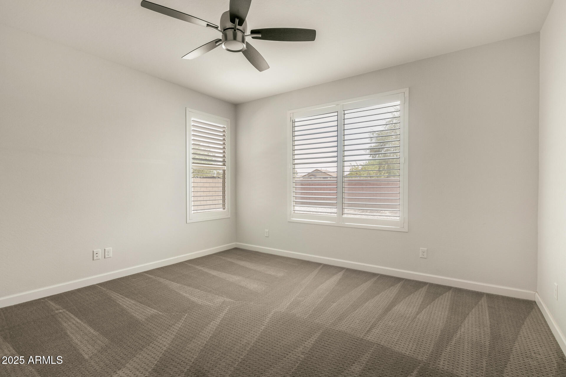14433 West Wethersfield Road Surprise, AZ 85379 - Photo 10 of 56 15 - Wethersfield