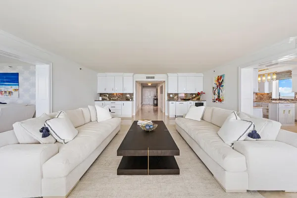 $1,700,000 | 5380 North Ocean Drive, Unit 22I, Singer Island, FL 33404
