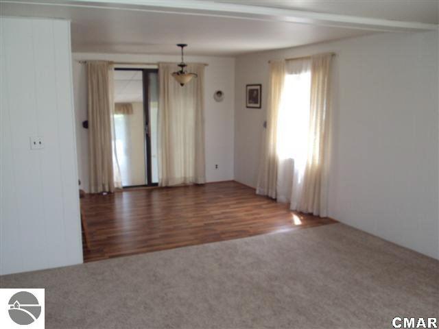 5957 South Mission Road Mount Pleasant, MI 48858 - Photo 7 of 14 1771910-6.JPG