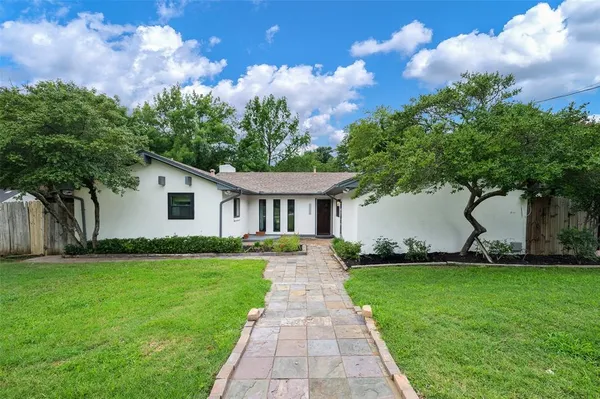 $425,000 | 2171 Breezywood Drive, Flower Mound, TX 75022
