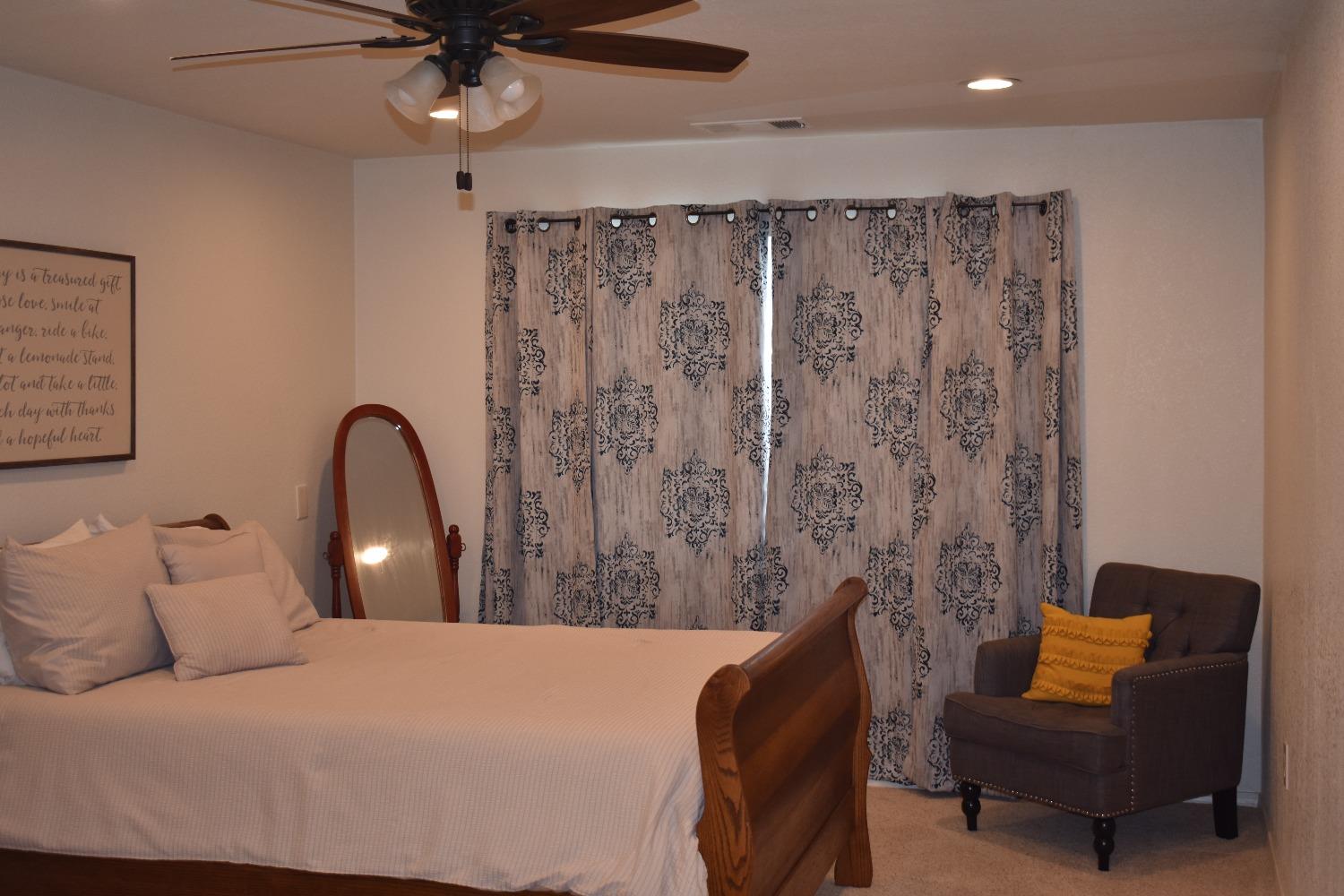 237 West Carpenter Avenue Reedley, CA 93654 - Photo 13 of 28 Gallery Image 13