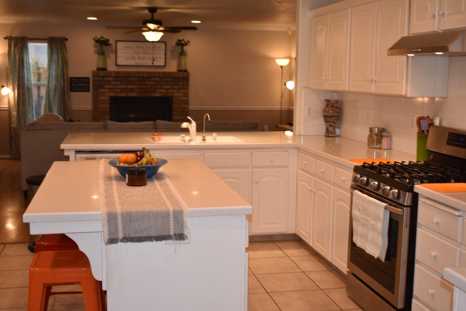 237 West Carpenter Avenue Reedley, CA 93654 - Photo 7 of 28 Gallery Image 7