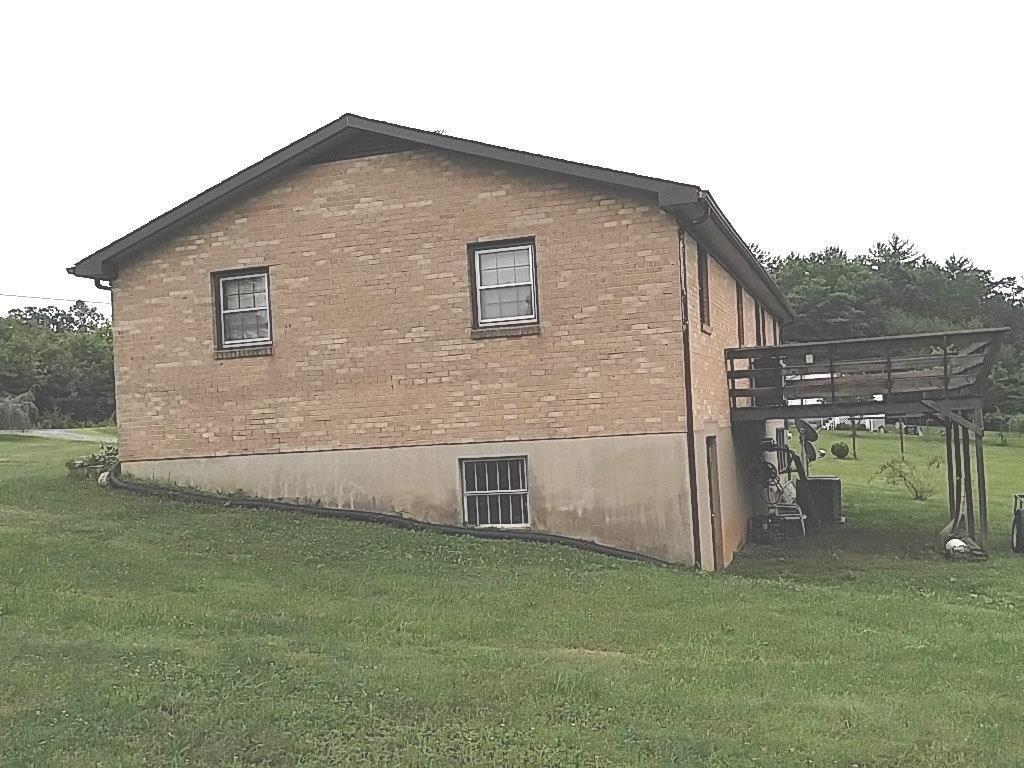 368 Old Henry Road Henry, VA 24102 - Photo 2 of 13 IMG_20180612_114614 - Copy