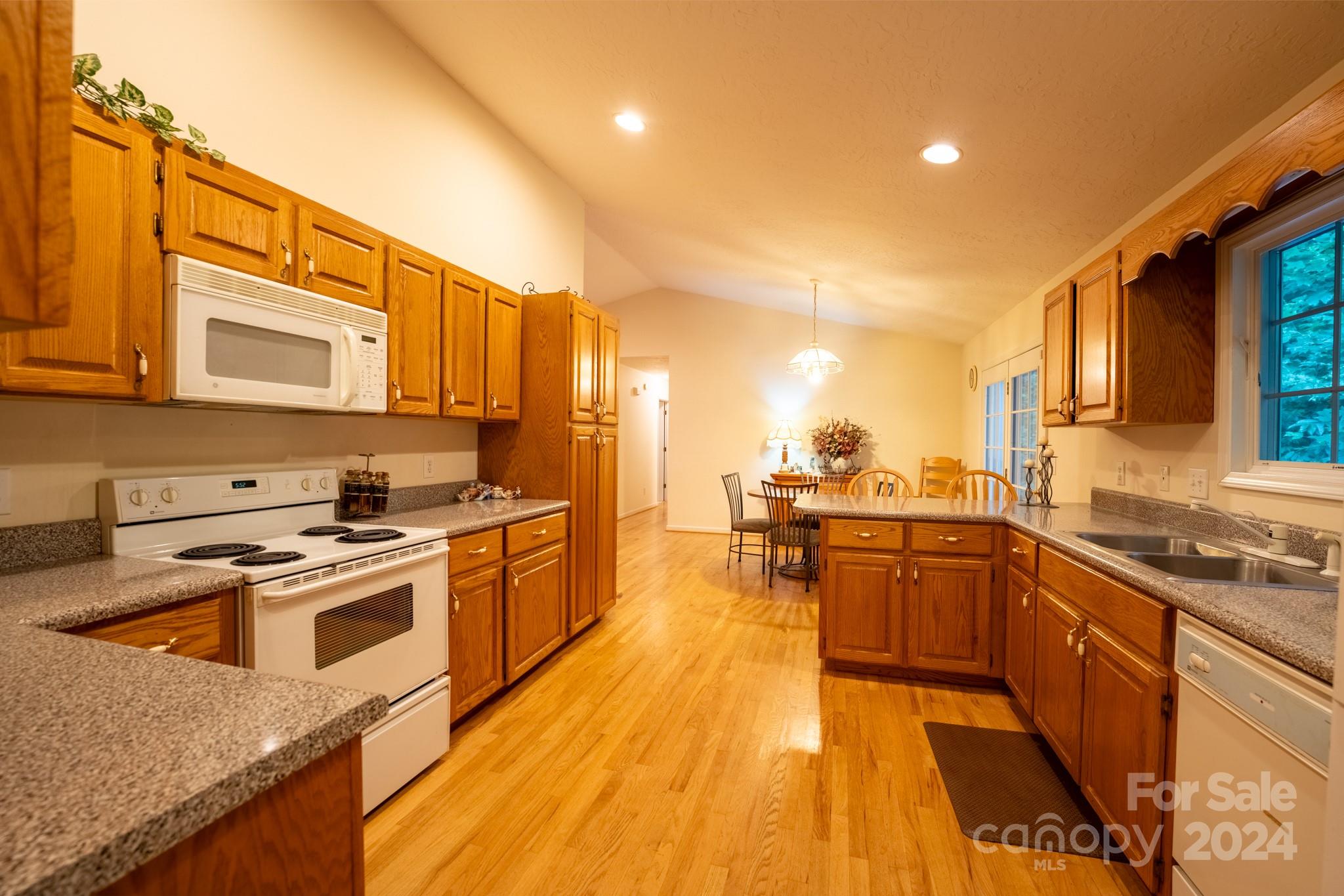 63 North Pointe Road Sylva, NC 28779 - Photo 8 of 27 Gallery Image 8