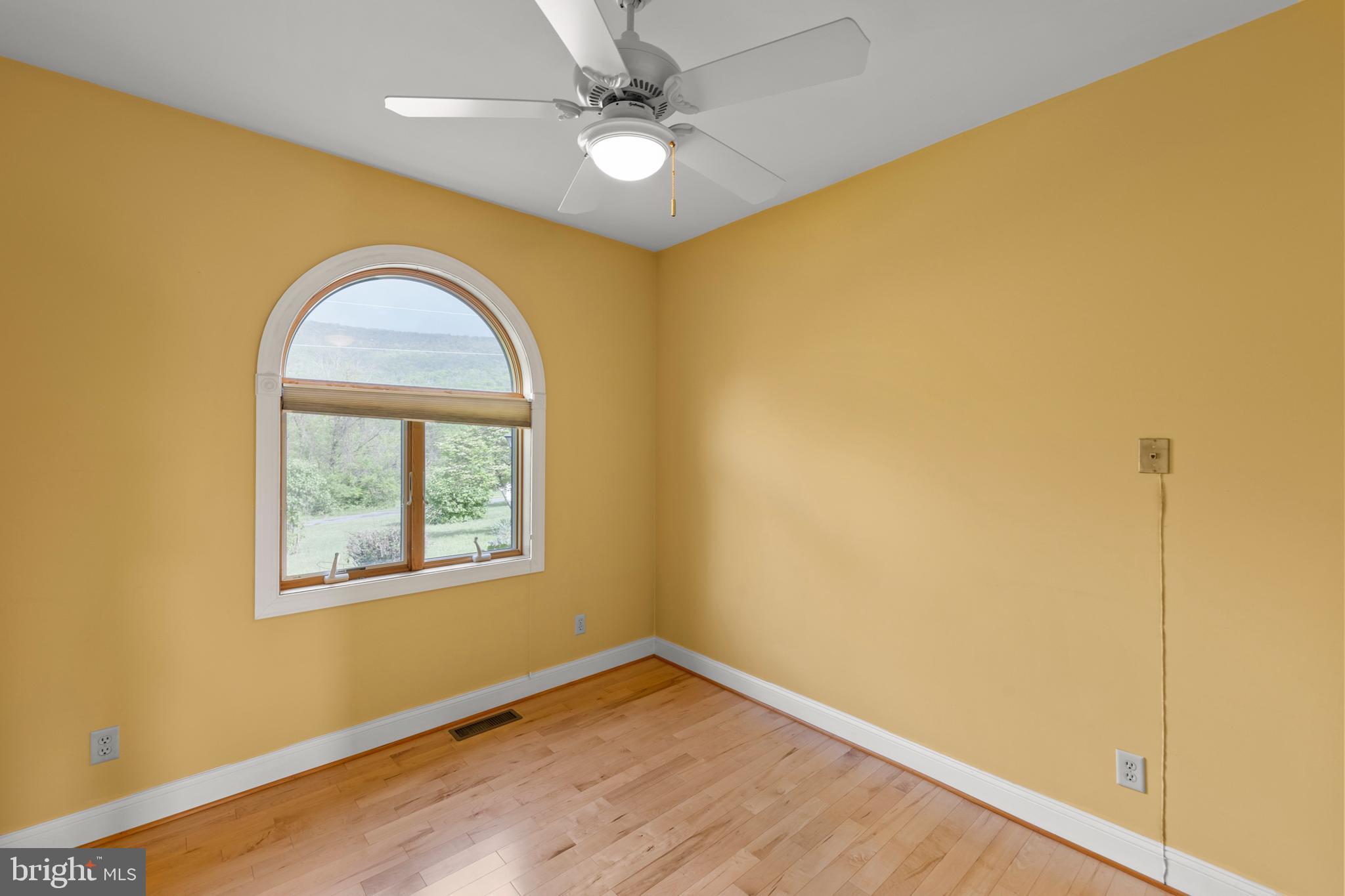 237 Aspen Trail Winchester, VA 22602 - Photo 30 of 69 a view of livingroom with window