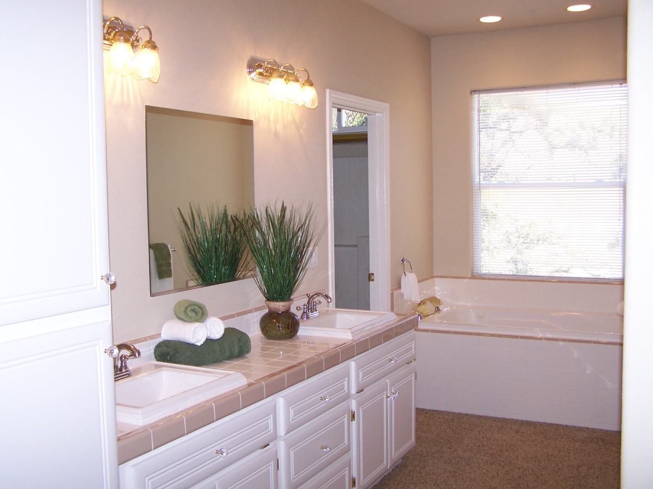 8286 Maynard Road Palo Cedro, CA 96073 - Photo 7 of 11 Master Bathroom