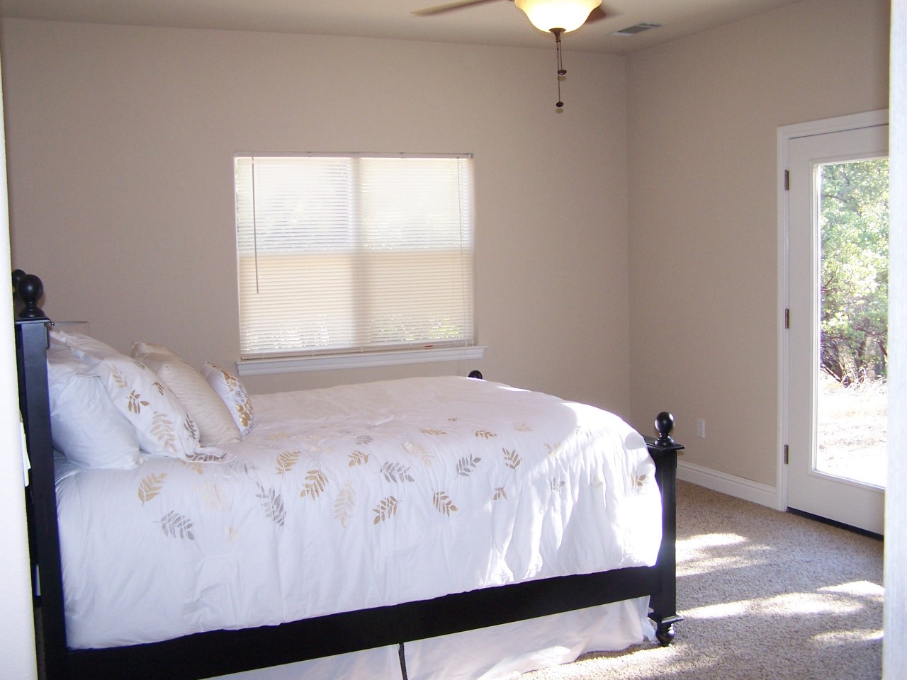8286 Maynard Road Palo Cedro, CA 96073 - Photo 8 of 11 Master Bedroom
