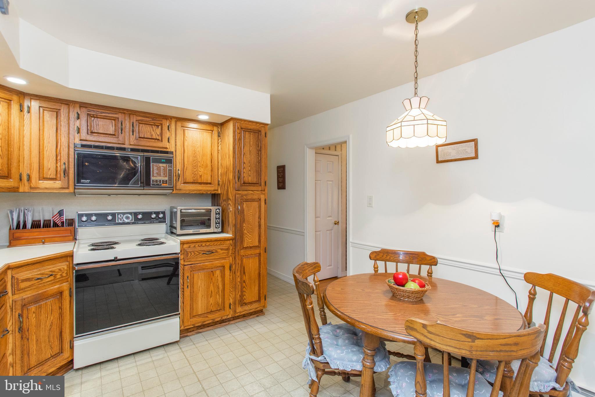 12 Buckwalter Road Audubon, PA 19403 - Photo 17 of 33 Kitchen