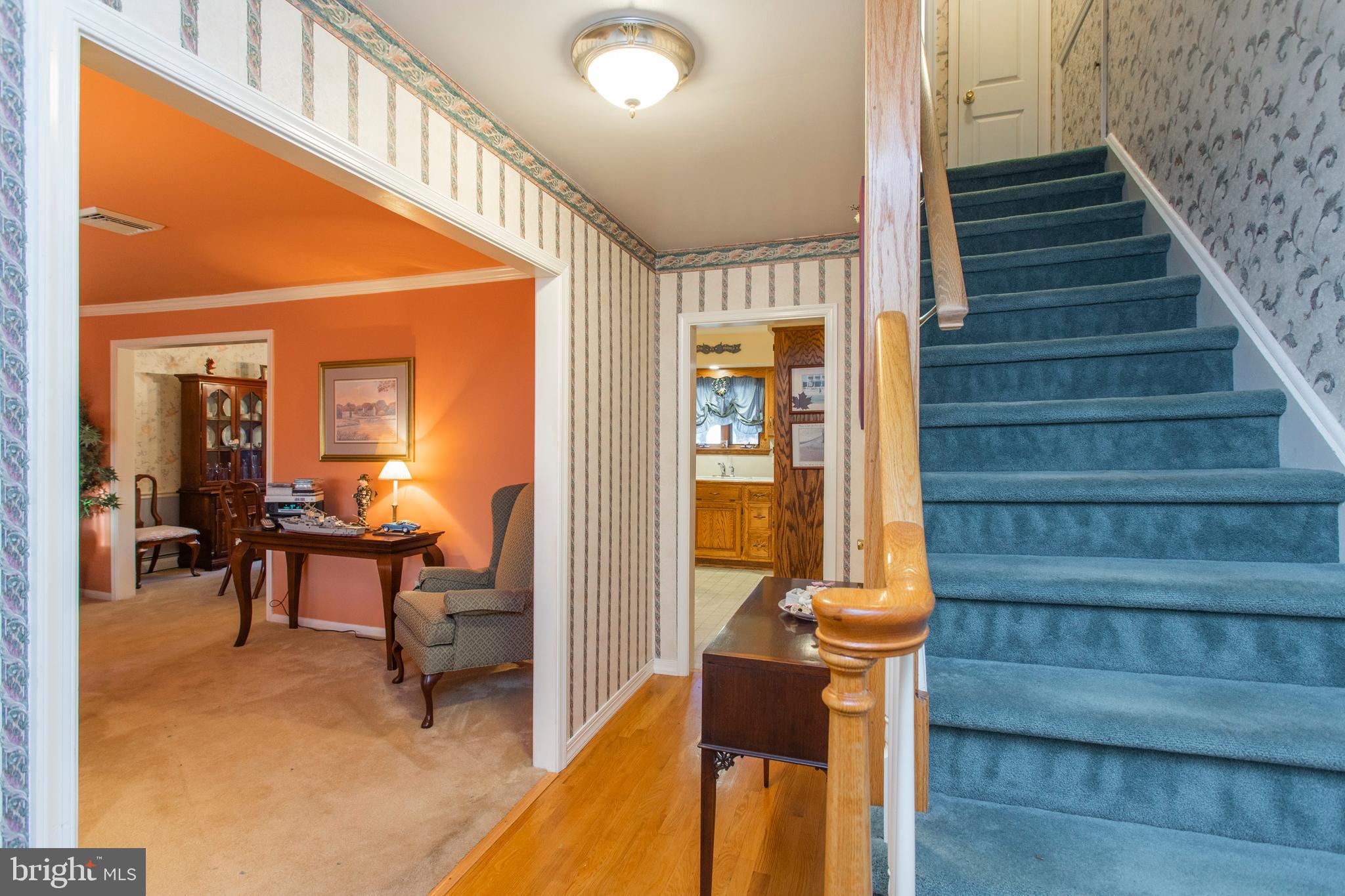 12 Buckwalter Road Audubon, PA 19403 - Photo 4 of 33 Entry Foyer