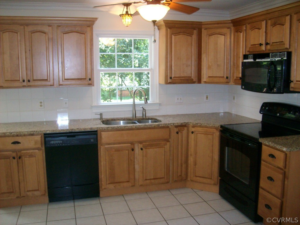 4728 Cedar Cliff Road Chester, VA 23831 - Photo 8 of 17