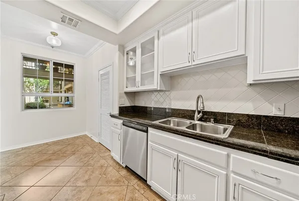 $699,999 | 10824 Bloomfield Street, Unit 108, North Hollywood, CA 91602