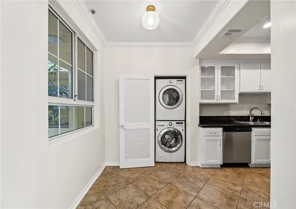 $699,999 | 10824 Bloomfield Street, Unit 108, North Hollywood, CA 91602