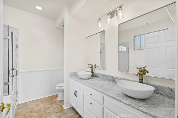 $699,999 | 10824 Bloomfield Street, Unit 108, North Hollywood, CA 91602