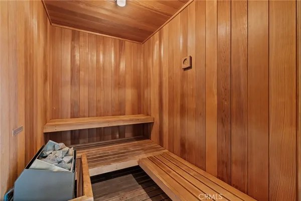 $699,999 | 10824 Bloomfield Street, Unit 108, North Hollywood, CA 91602