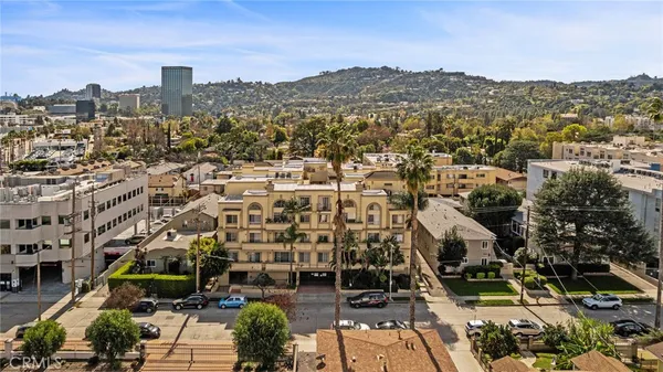 $699,999 | 10824 Bloomfield Street, Unit 108, North Hollywood, CA 91602