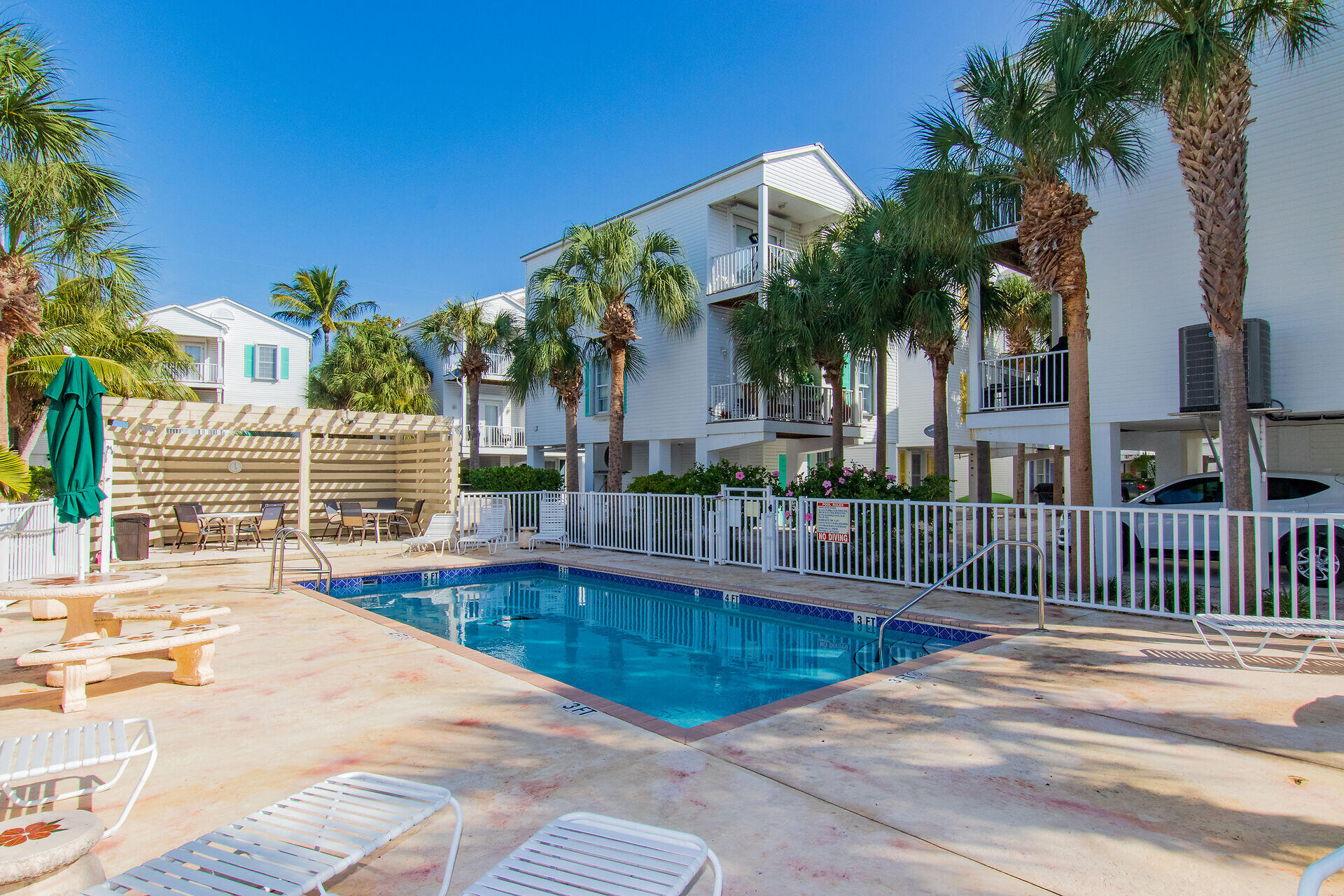 320 24th Street Ocean Marathon, FL 33050 - Photo 43 of 46 a view of a house with a patio