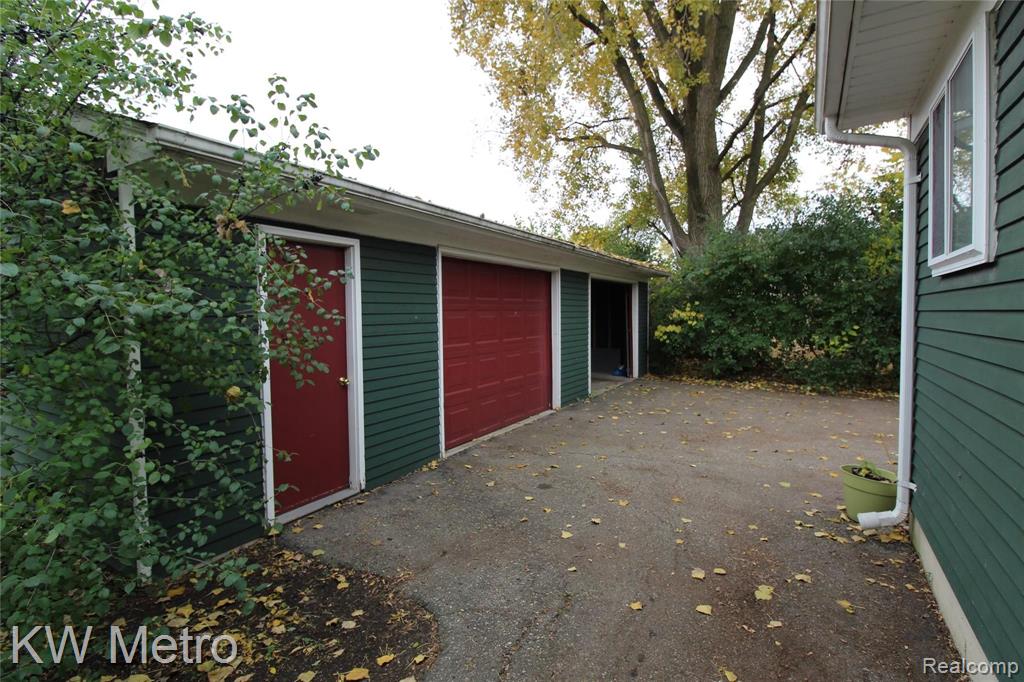 3250 Troy Street Troy, MI 48083 - Photo 3 of 30