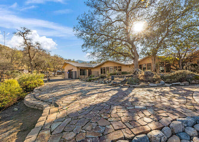44324 Noel Drive Three Rivers, CA 93271 - Photo 17 of 19 -