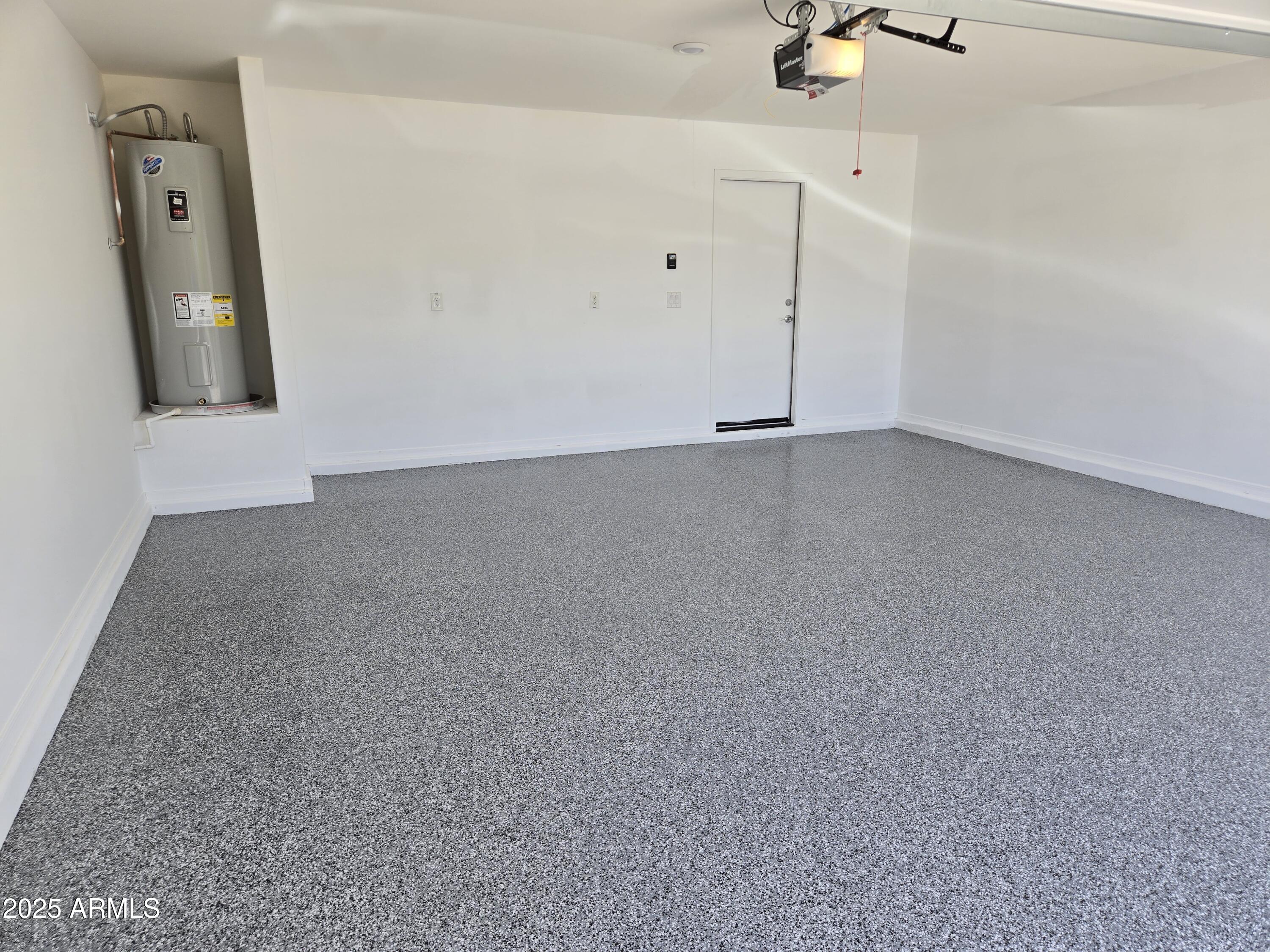 212 South Ash Street Florence, AZ 85132 - Photo 12 of 15 BIG 2-CAR GARAGE 20 X 20