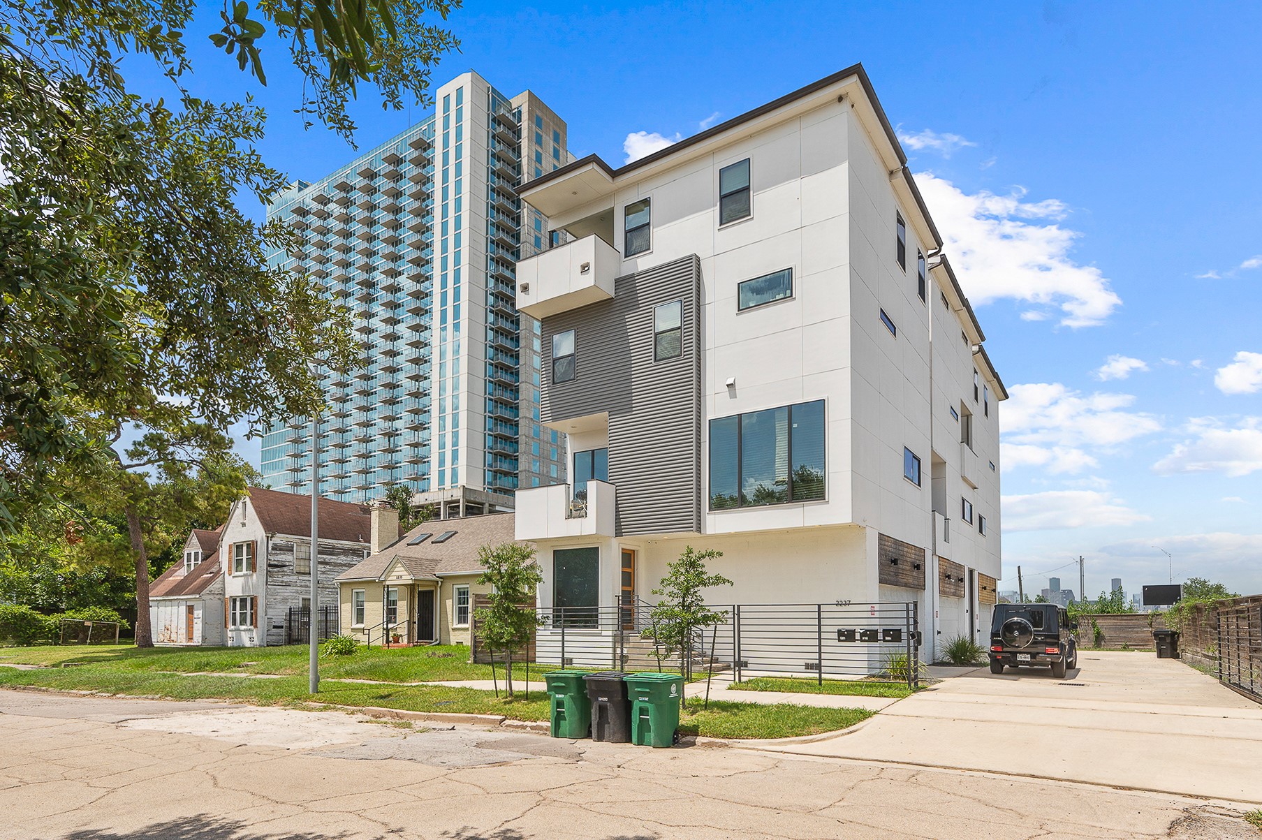 2239 North MacGregor Way Houston, TX 77004 - Photo 39 of 39 a view of a building with a street