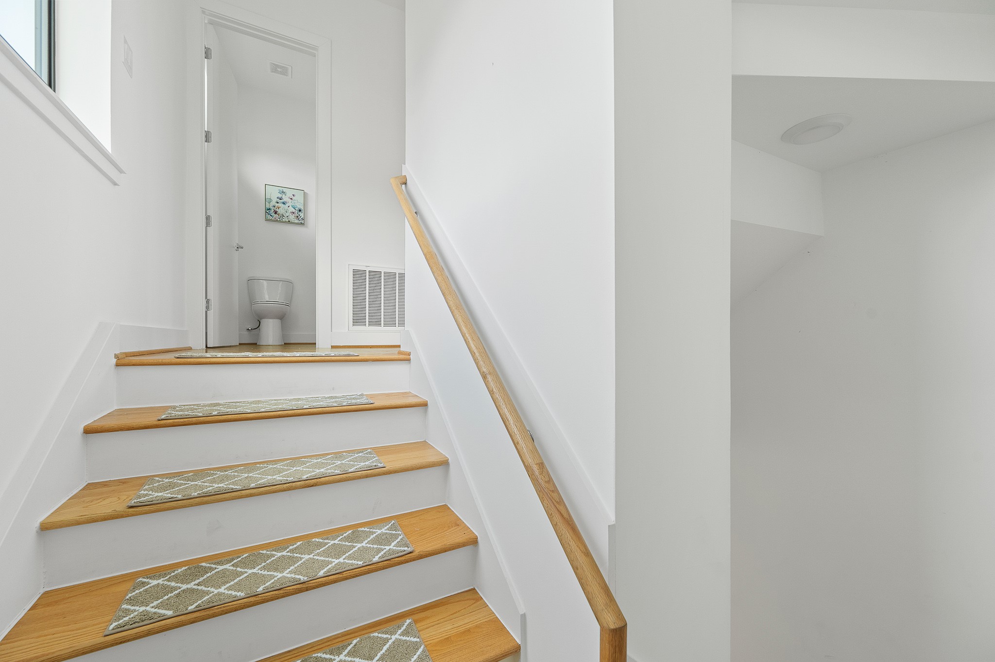 2239 North MacGregor Way Houston, TX 77004 - Photo 5 of 39 a view of entryway
