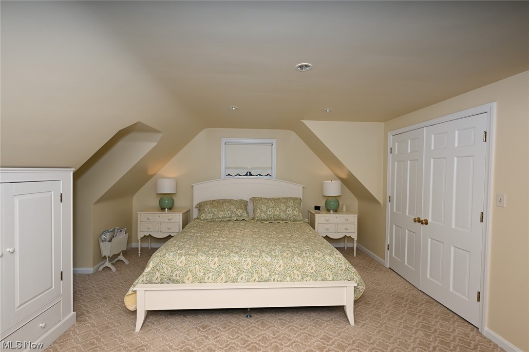 300 Simon Road Hudson, OH 44236 - Photo 17 of 35 Owner's Suite Offers Two Closets