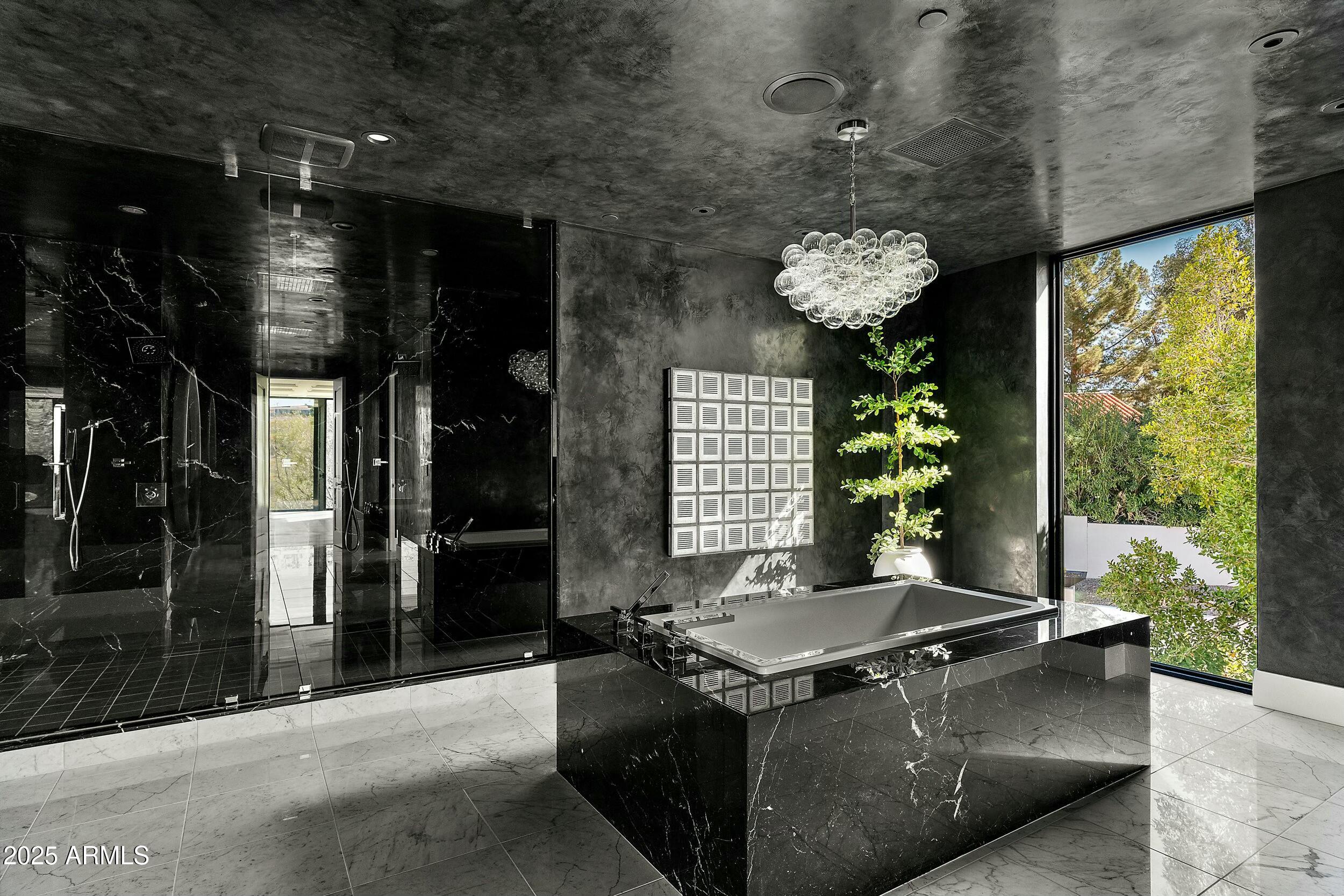 6216 North 38th Place Paradise Valley, AZ 85253 - Photo 32 of 69 Primary Bath