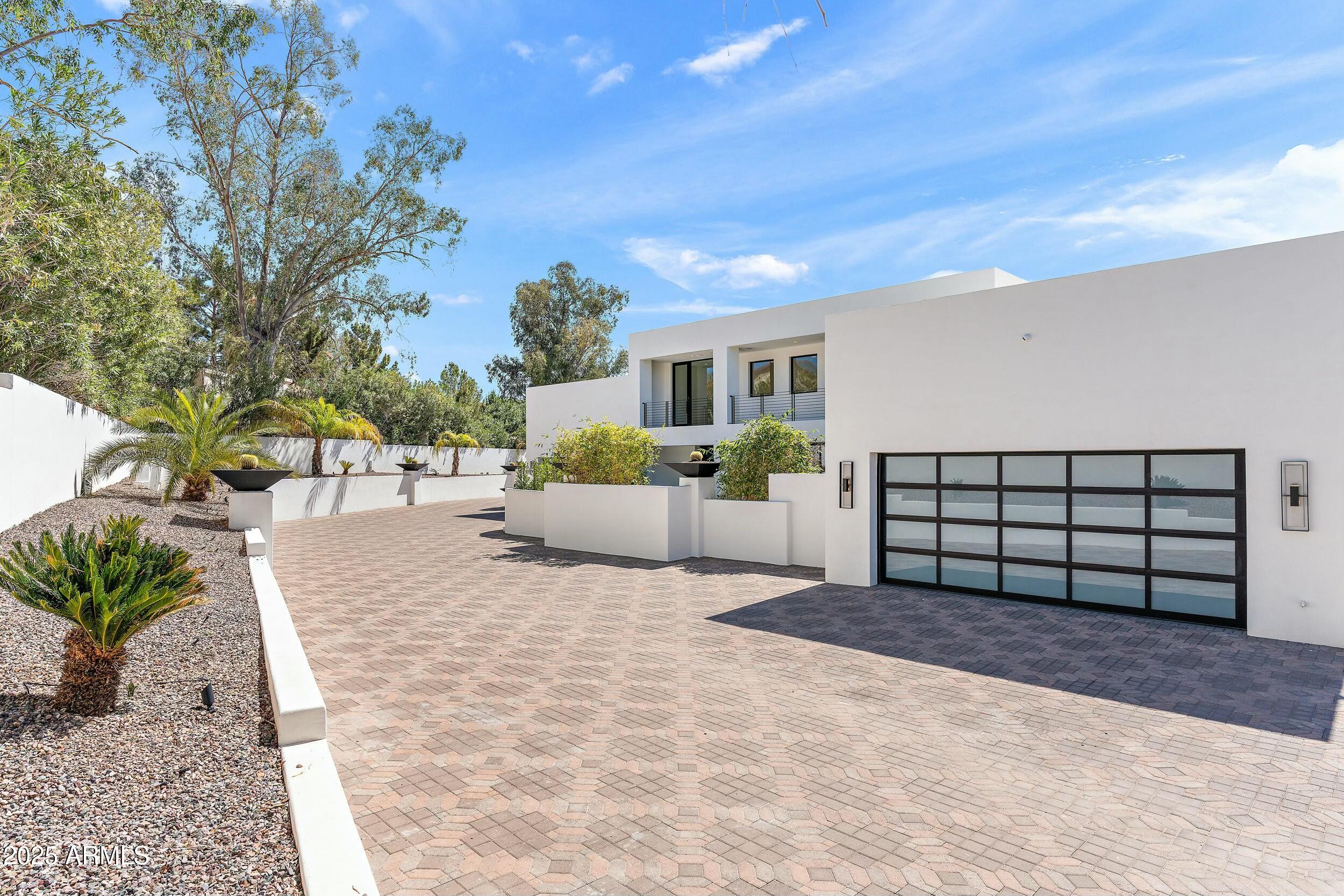 6216 North 38th Place Paradise Valley, AZ 85253 - Photo 48 of 69 Front Entry