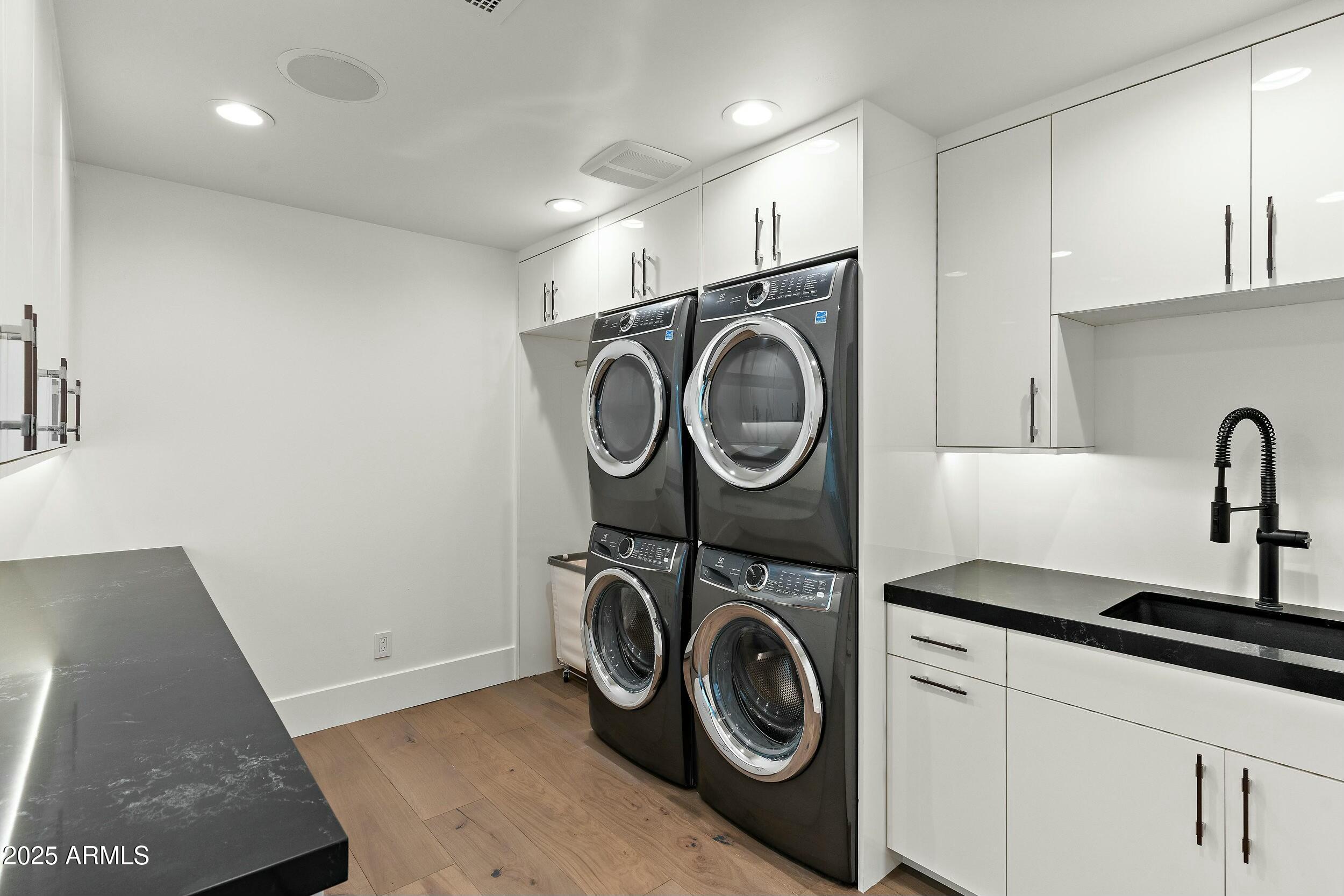 6216 North 38th Place Paradise Valley, AZ 85253 - Photo 51 of 69 Laundry