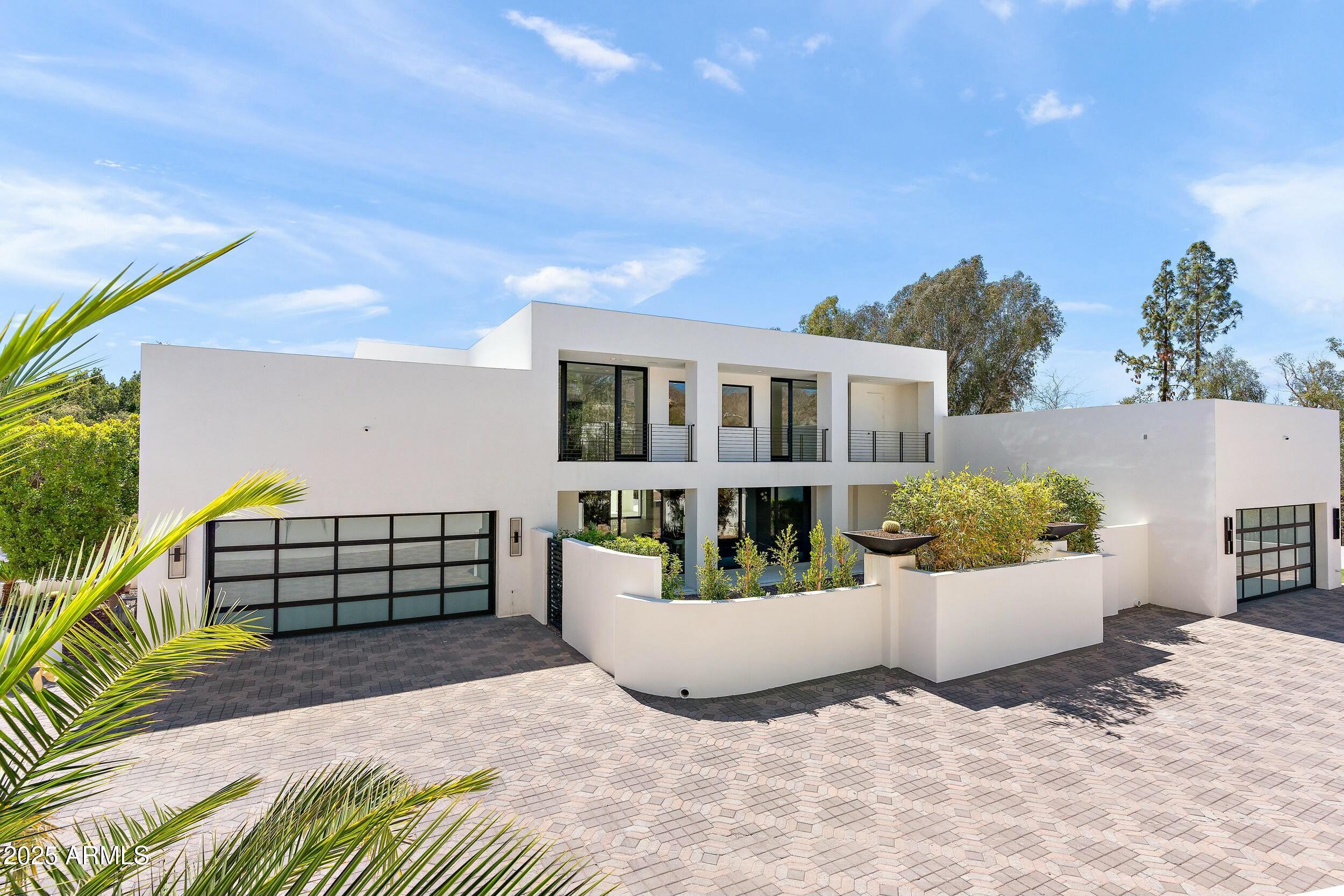 6216 North 38th Place Paradise Valley, AZ 85253 - Photo 7 of 69 Front Entry