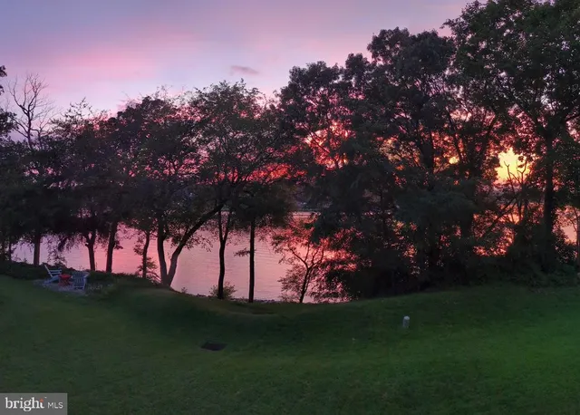 a view of outdoor space