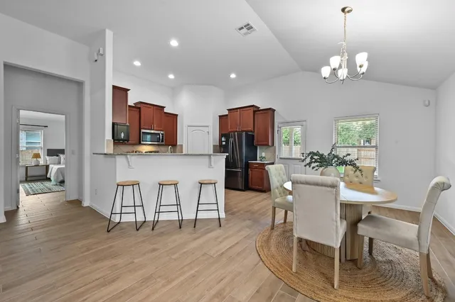 $575,000 | 918 Valley View Drive, Leander, TX 78641