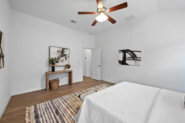 $575,000 | 918 Valley View Drive, Leander, TX 78641