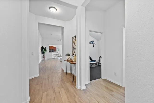 $575,000 | 918 Valley View Drive, Leander, TX 78641