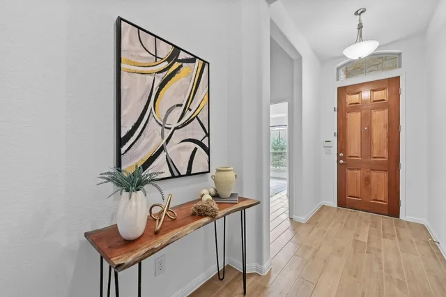 $575,000 | 918 Valley View Drive, Leander, TX 78641