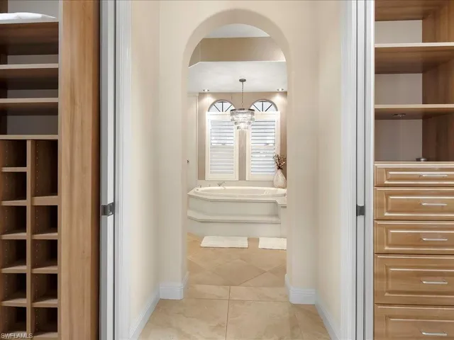 a bathroom with a toilet