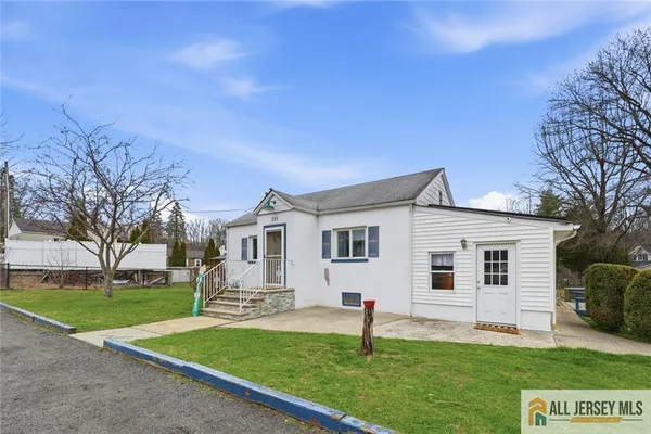 $650,000 | 251 Matchaponix Avenue, Monroe Township, NJ 08831